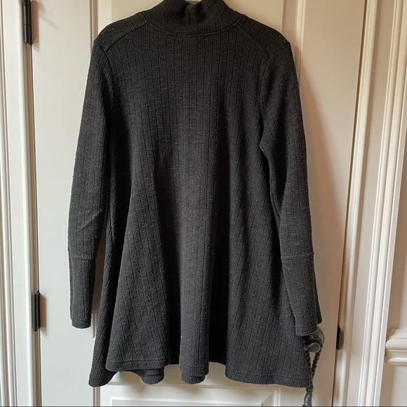 Forever21 Dark Green Sweater - Picture 2 of 5